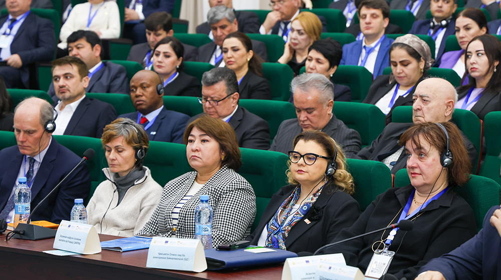 Участие представителей ЮНФПА в саммите высокого уровня по вопросам здравоохранения в Таджикистане
