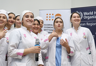 Medical nurses participating at UNFPA-WHO quiz